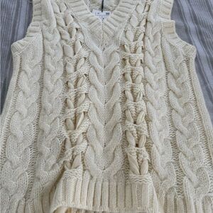 Zara Cream Cable Knit V-Neck Sweater